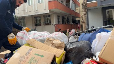 İstanbul Avcılar’da komşuların dayanılmaz kokular nedeniyle şikayetçi olduğu binaya giren