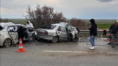Eskişehir-Ankara kara yolunda kontrolden çıkan bir otomobilin karşı şeride geçerek