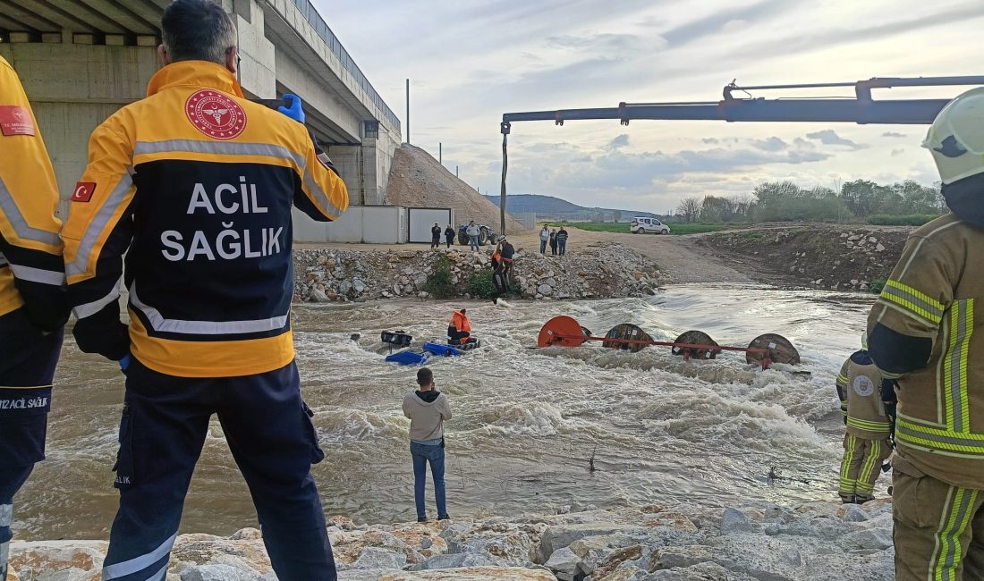 Bursa’nın Yenişehir ilçesinde Kocasu Deresi’ni traktörle geçmeye çalışan 10 tarım