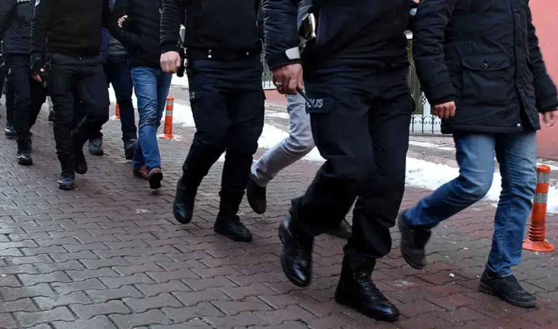 Hakkari’de güvenlik güçlerinin titizlikle yürüttüğü operasyonlar neticesinde, hakkında kesinleşmiş hapis