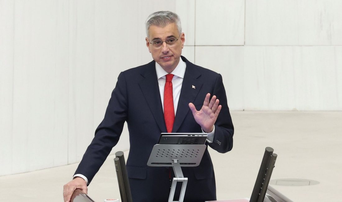 Sağlık Bakanı Kemal Memişoğlu, komşu ülke İran’dan gelen yardım talebi