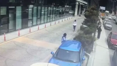 İstanbul Kağıthane’de aracına bindiği sırada maskeli bir saldırganın bıçaklı tehdidiyle