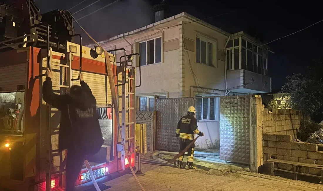 Tekirdağ’ın Muratlı ilçesinde gece yarısı yükselen alevler mahalle sakinlerine korku