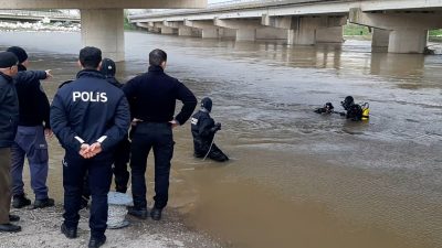 Bursa’nın Karacabey ilçesinde kestirme yolu kullanarak zamandan tasarruf etmek isteyen
