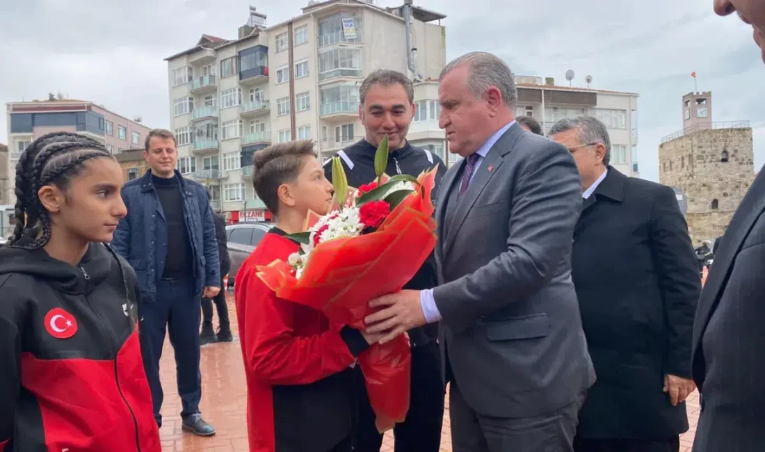 Gençlik ve Spor Bakanı Osman Aşkın Bak, Sinop’un spor altyapısına