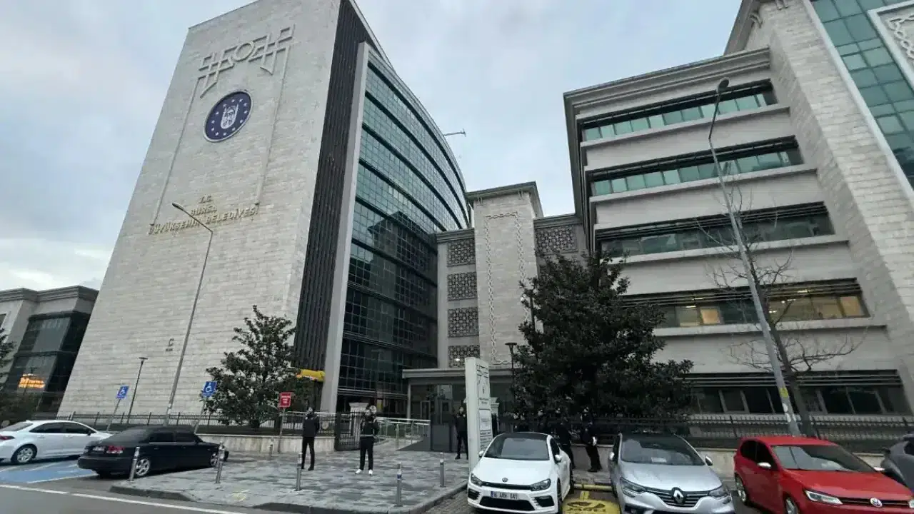 Bursa Büyükşehir Belediye Başkanı Mustafa Bozbey’in tutuklanarak görevden uzaklaştırılmasının ardından