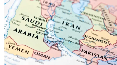 Dünya enerji koridorunun en kritik noktası olan Hürmüz Boğazı’nda sular