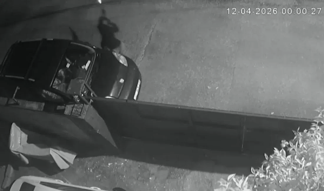 Adana’nın Seyhan ilçesinde gece saatlerinde yaşanan korkunç olayda, yüzünü motosiklet