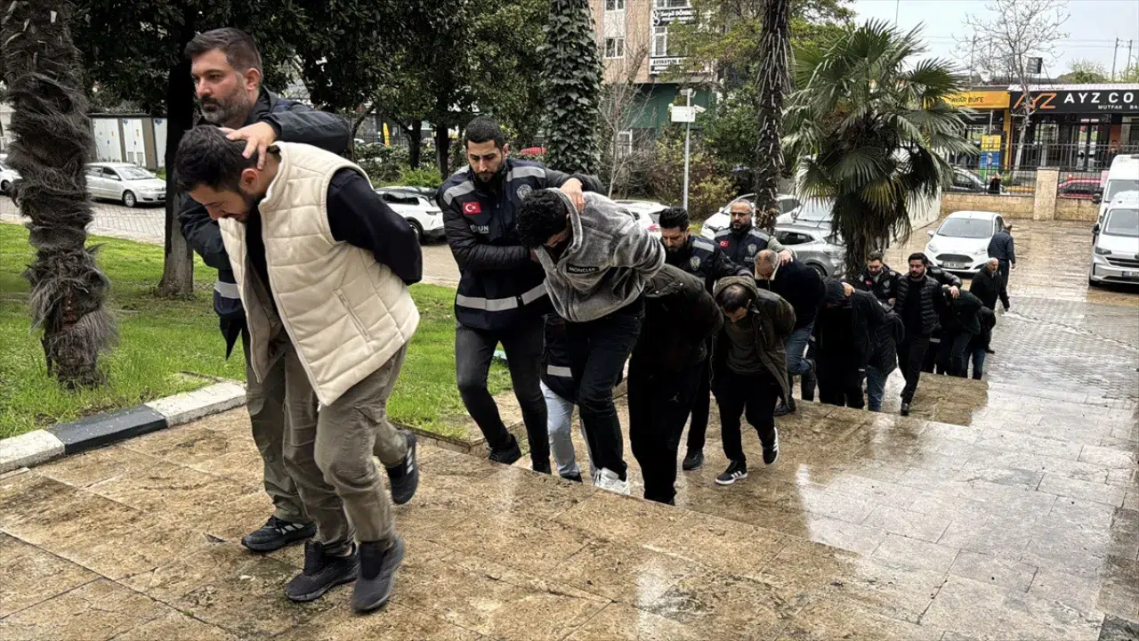 Samsun merkezli 13 ilde eş zamanlı düzenlenen operasyonda, ağır hasarlı