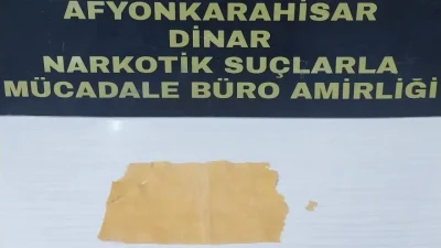 Afyonkarahisar’da polis ekiplerinin yol uygulamasında durdurulan ve şüphe üzerine aranan