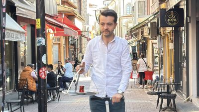 Bartın’da esnafa yetişmekte zorlanan çay ocağı işletmecisi Basri Akbıyık, günlük