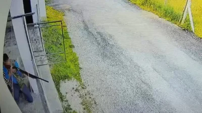 Malatya’nın Yeşilyurt ilçesinde aralarında husumet bulunan komşusuna, eşine ve henüz