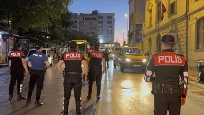 İstanbul Emniyet Müdürlüğü ekipleri tarafından kentin dört bir yanında eş