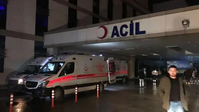 Düzce’nin Kaynaşlı ilçesinde ağaç kesimi yaptığı sırada devrilen gövdenin altında