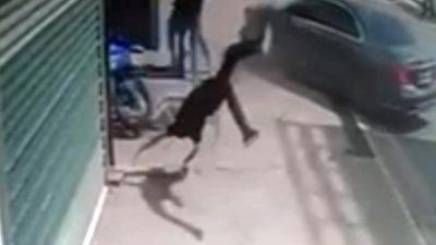 Kocaeli’nin Gebze ilçesinde trafikte başlayan gerginlik akılalmaz bir olayla noktalandı.