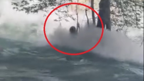 Mersin’in Tarsus ilçesinde serinlemek için Berdan Çayı’na atlayan 18 yaşındaki