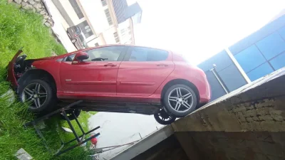 Elazığ’da seyir halindeki bir otomobilin sürücüsünün direksiyon hakimiyetini kaybetmesi sonucu