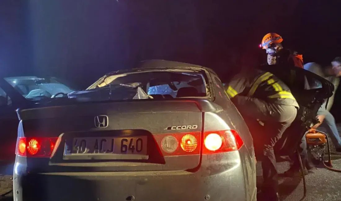 Kırşehir’de iki otomobilin kafa kafaya çarpışması sonucu meydana gelen feci