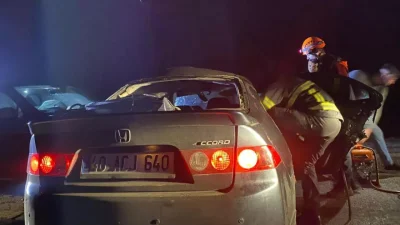 Kırşehir’de iki otomobilin kafa kafaya çarpışması sonucu meydana gelen feci