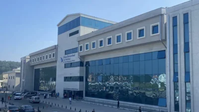 Düzce’de sefer halindeki halk otobüsünde bir öğrencinin aniden fenalaşarak bayılması