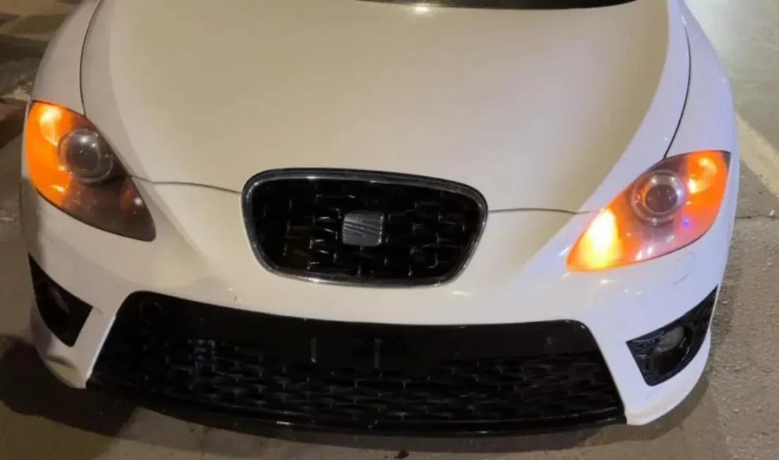 Aksaray’da trafik ekiplerinin gerçekleştirdiği denetimler sırasında ön plakası bulunmadan seyir