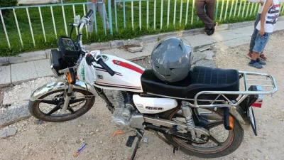 Adıyaman’da meydana gelen trafik kazasında motosiklet ile bisiklet birbirine girdi.