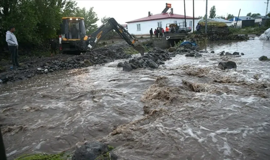 Yemen’in Sada ilinde etkili olan şiddetli yağışlar 3 masum çocuğun