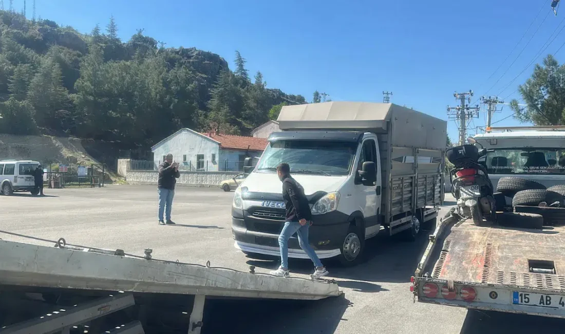 Burdur’da trafiğe çıkışı daha önceden yasaklanan kamyonetine eski plakasını takarak