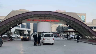 Siirt’in Şirvan ilçesinde bahçesinde ağaç budadığı sırada kolunu keserek ağır