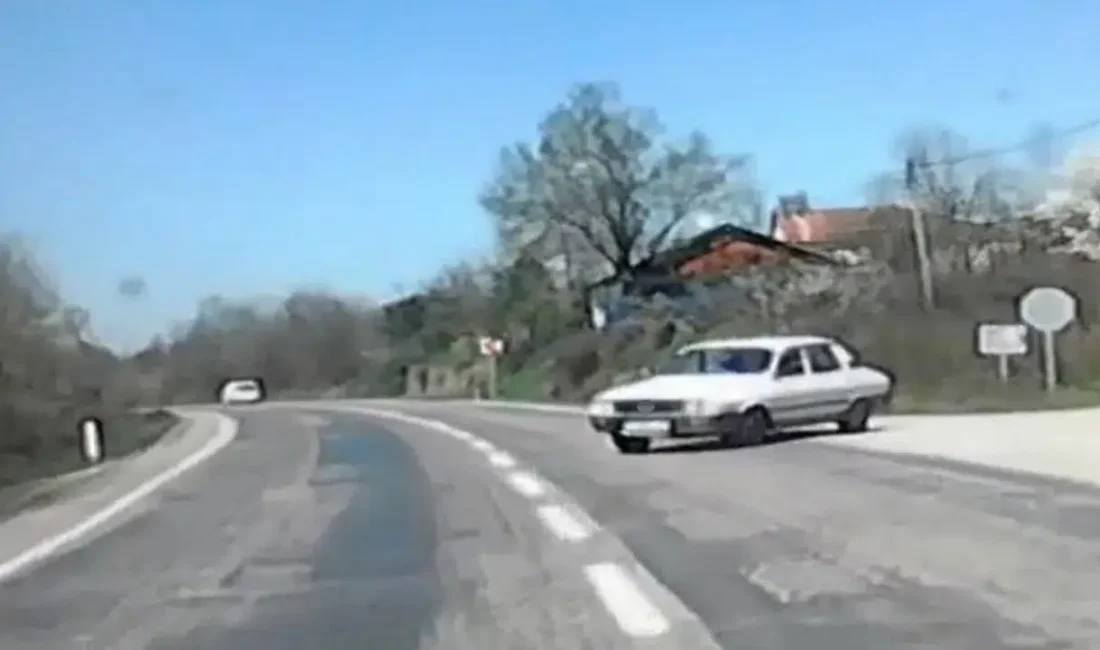 Bartın’da seyir halindeki bir otomobil ile tali yoldan aniden çıkan