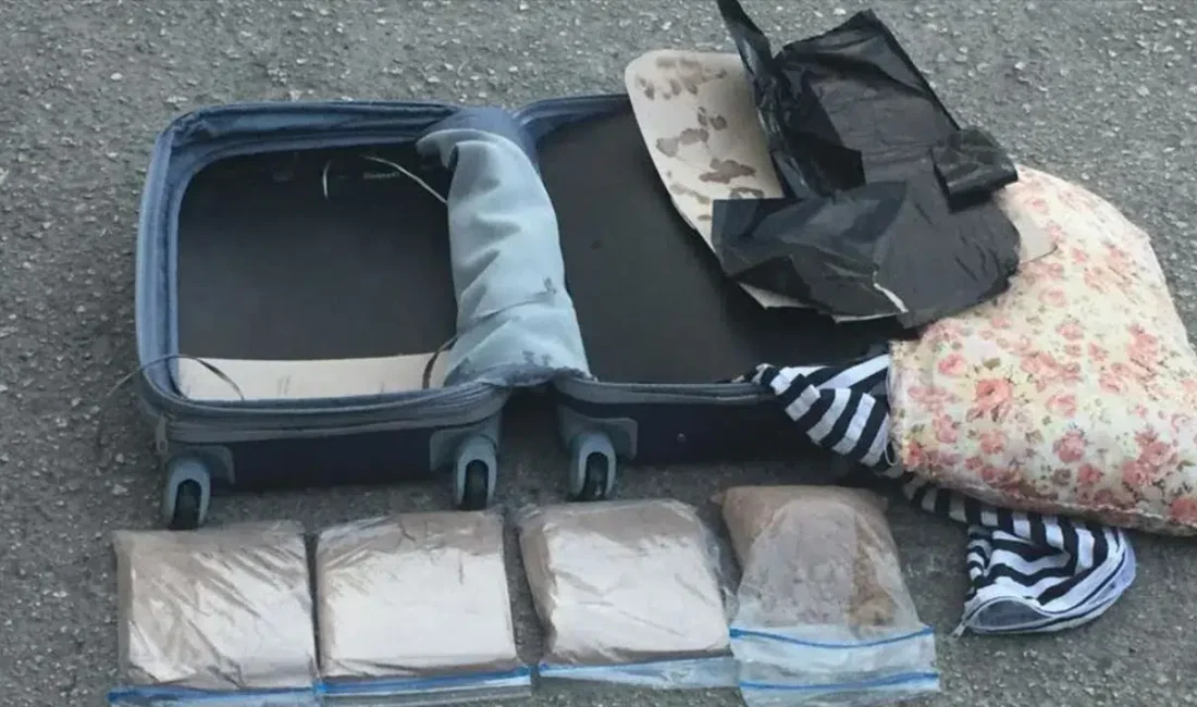 Şanlıurfa’da narkotik ekiplerinin gerçekleştirdiği yol uygulamasında durdurulan bir araçta yapılan