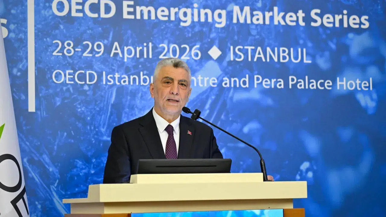 Ticaret Bakanı Ömer Bolat, küresel tedarik zincirlerinin en kritik halkası