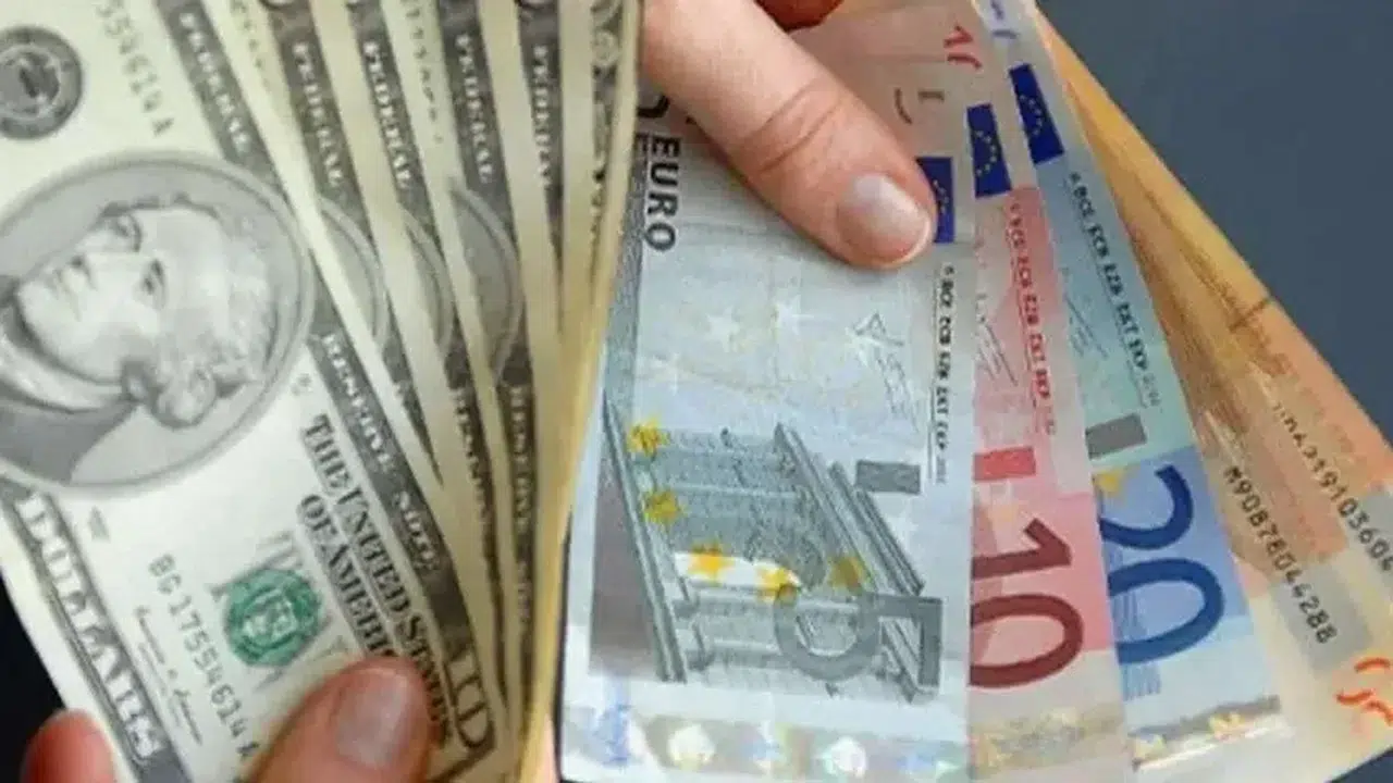 Döviz kurlarında yaşanan hareketlilik serbest piyasada dolar ve euro fiyatlarını