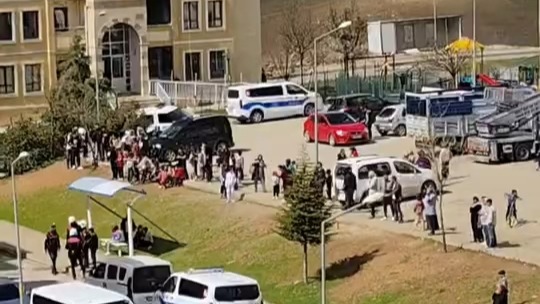 Siirt’in Veyselkarani Mahallesi’nde bir sitede yaşanan yüksek aidat gerginliği, WhatsApp