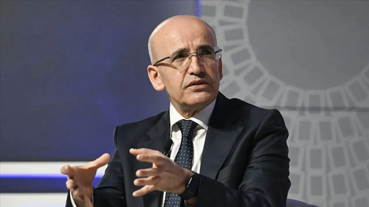 Hazine ve Maliye Bakanı Mehmet Şimşek, ekonomi politikalarına yönelik eleştirilere