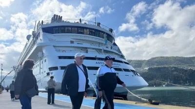 Rusya’dan yola çıkarak Karadeniz turuna devam eden dev kruvaziyer gemisi