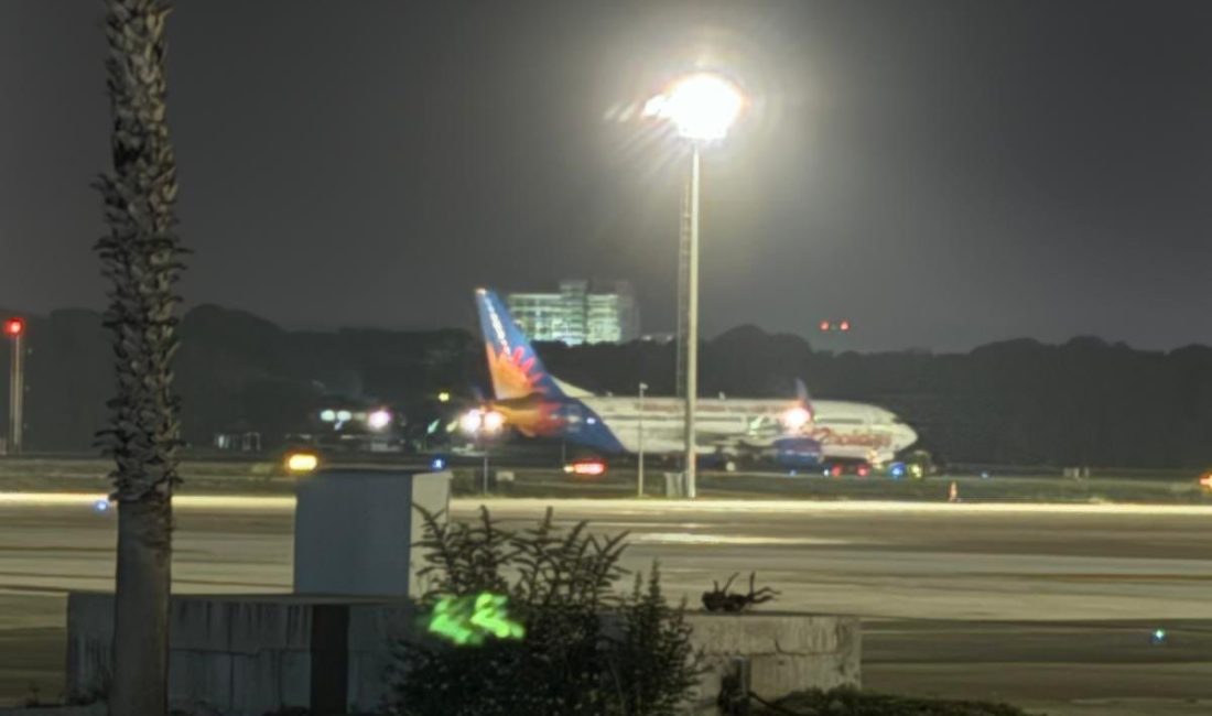 Antalya Havalimanı’ndan İngiltere seferi için havalanan yolcu uçağında pilotun aniden