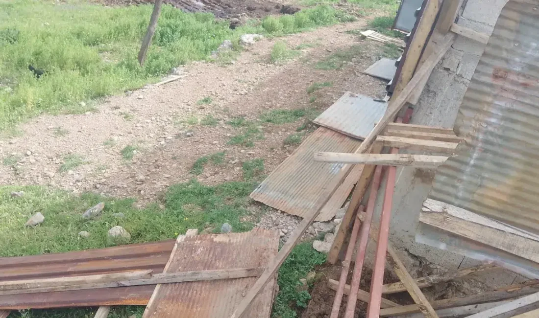 Osmaniye’nin Düziçi ilçesinde aniden bastıran sağanak yağış ve şiddetli fırtına