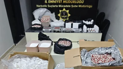 Mersin’de narkotik ekiplerinin büyük bir titizlikle yürüttüğü takip sonucunda uyuşturucu