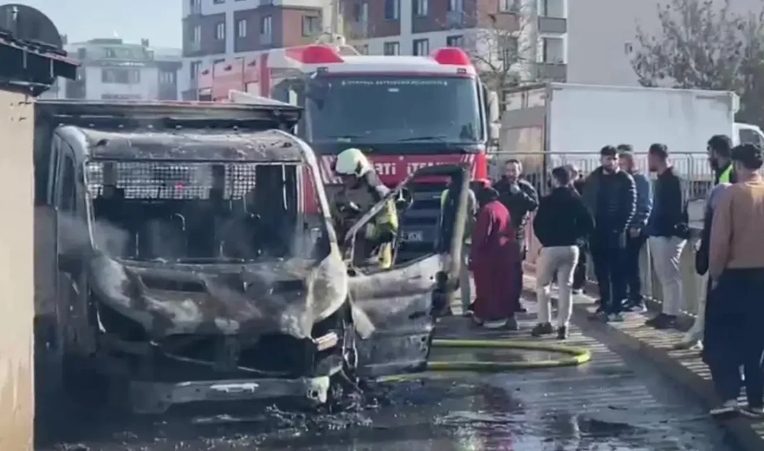 İstanbul Sancaktepe’de hareket halindeki bir kamyonetin aniden alev alması çevredeki