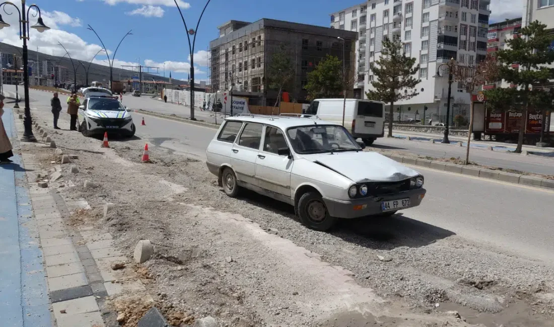 Malatya’da seyir halindeki bir otomobil ile kamyonetin çarpışması sonucu meydana