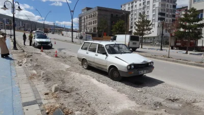 Malatya’da seyir halindeki bir otomobil ile kamyonetin çarpışması sonucu meydana
