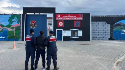 Afyonkarahisar İl Jandarma Komutanlığı ekipleri tarafından düzenlenen geniş kapsamlı operasyonda,