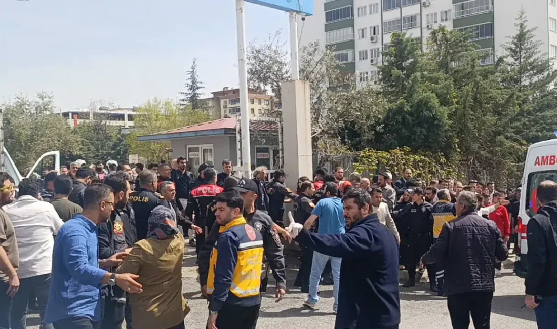 Kahramanmaraş’ın Onikişubat ilçesinde yer alan Ayser Çalık Ortaokulu’nda bugün öğle