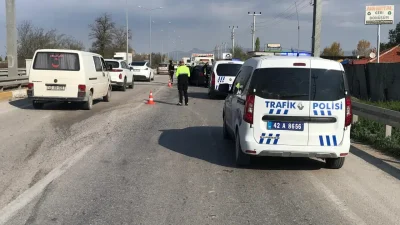 Konya’nın Ereğli ilçesinde meydana gelen ve üç aracın karıştığı trafik