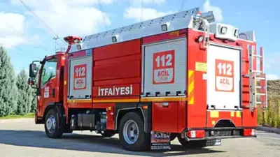 İstanbul Tuzla’da bir binanın giriş katında aniden yükselen alevler tüm