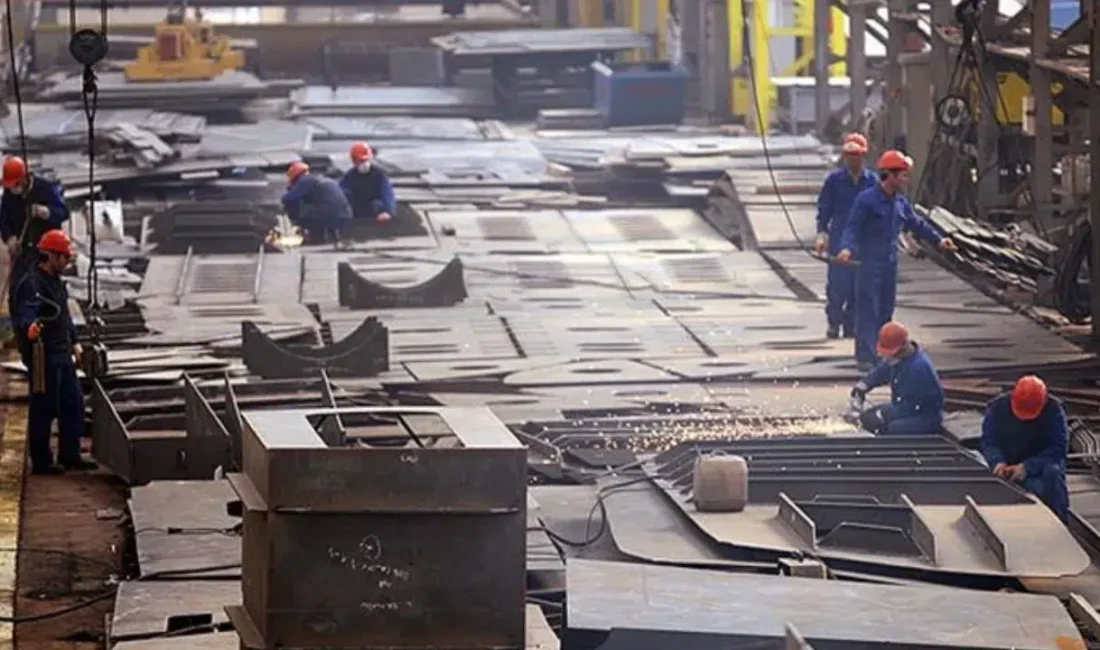 Diyarbakır’ın Kayapınar ilçesinde yükselen yeni hastane inşaatında beton dökümü esnasında