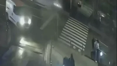 İstanbul Beşiktaş’ta yolun karşısına geçmeye çalışırken bir otomobilin çarpması sonucu