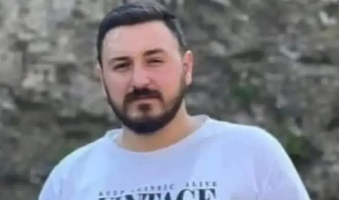 Artvin’in Murgul ilçesinde belediyeye ait bir iş makinesinin uçuruma yuvarlanması