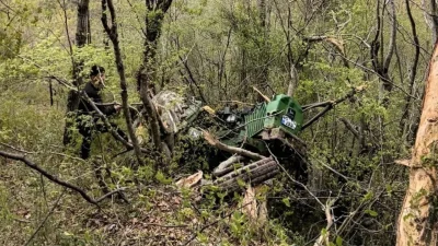 Samsun’un Yakakent ilçesinde kontrolden çıkan bir traktörün uçuruma yuvarlanması sonucu
